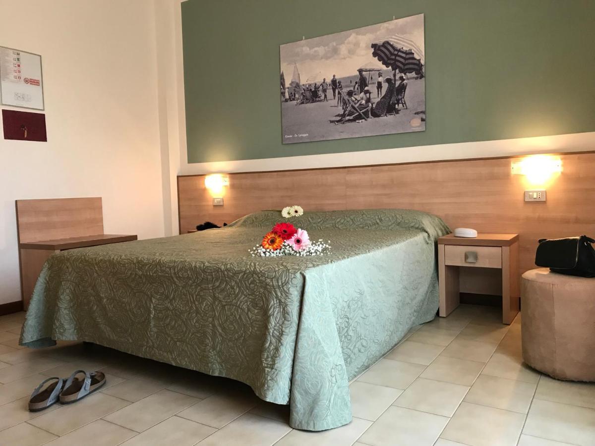 Hotel Ondina E Milazzo Cervia Exteriör bild
