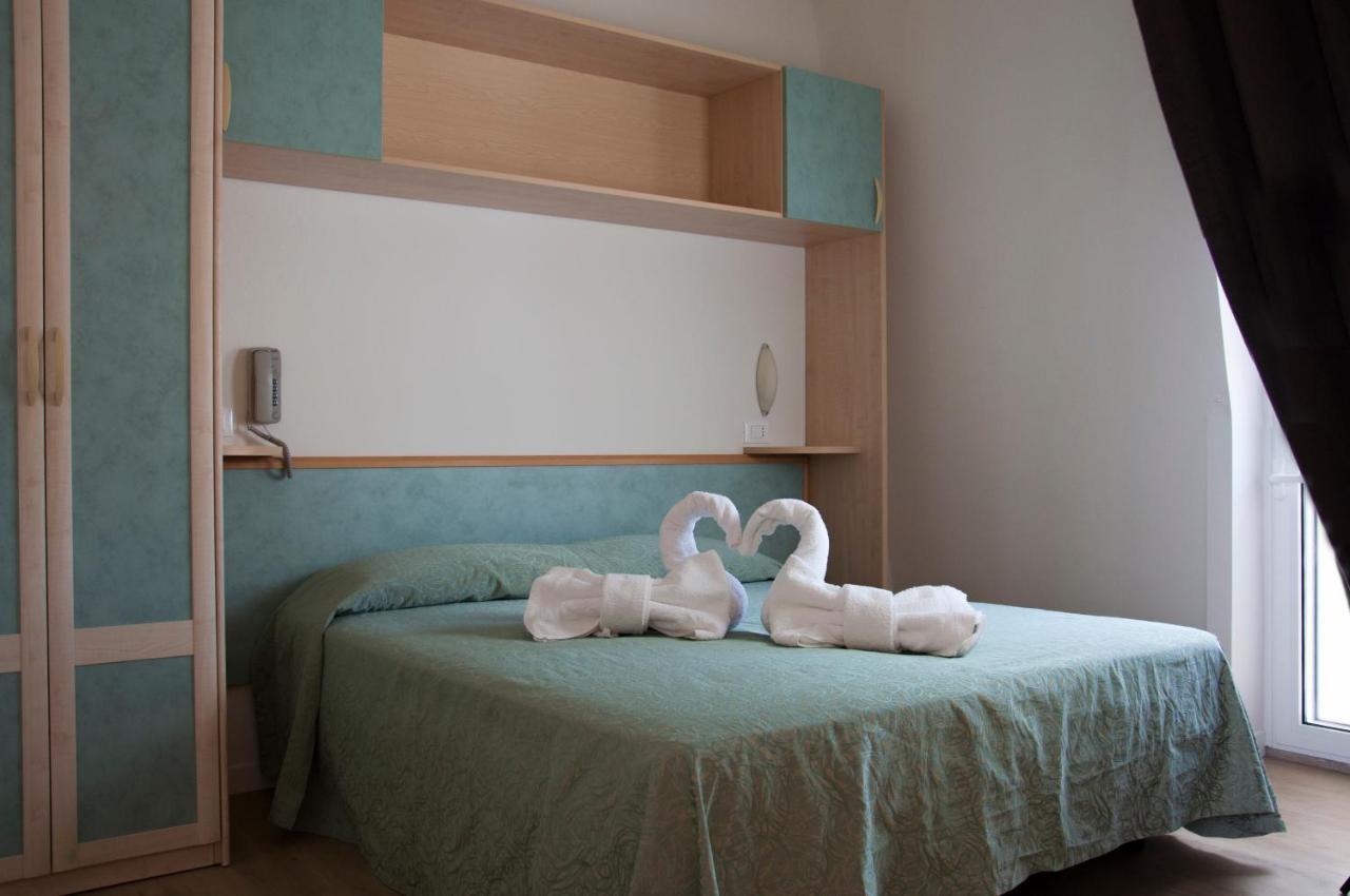 Hotel Ondina E Milazzo Cervia Exteriör bild