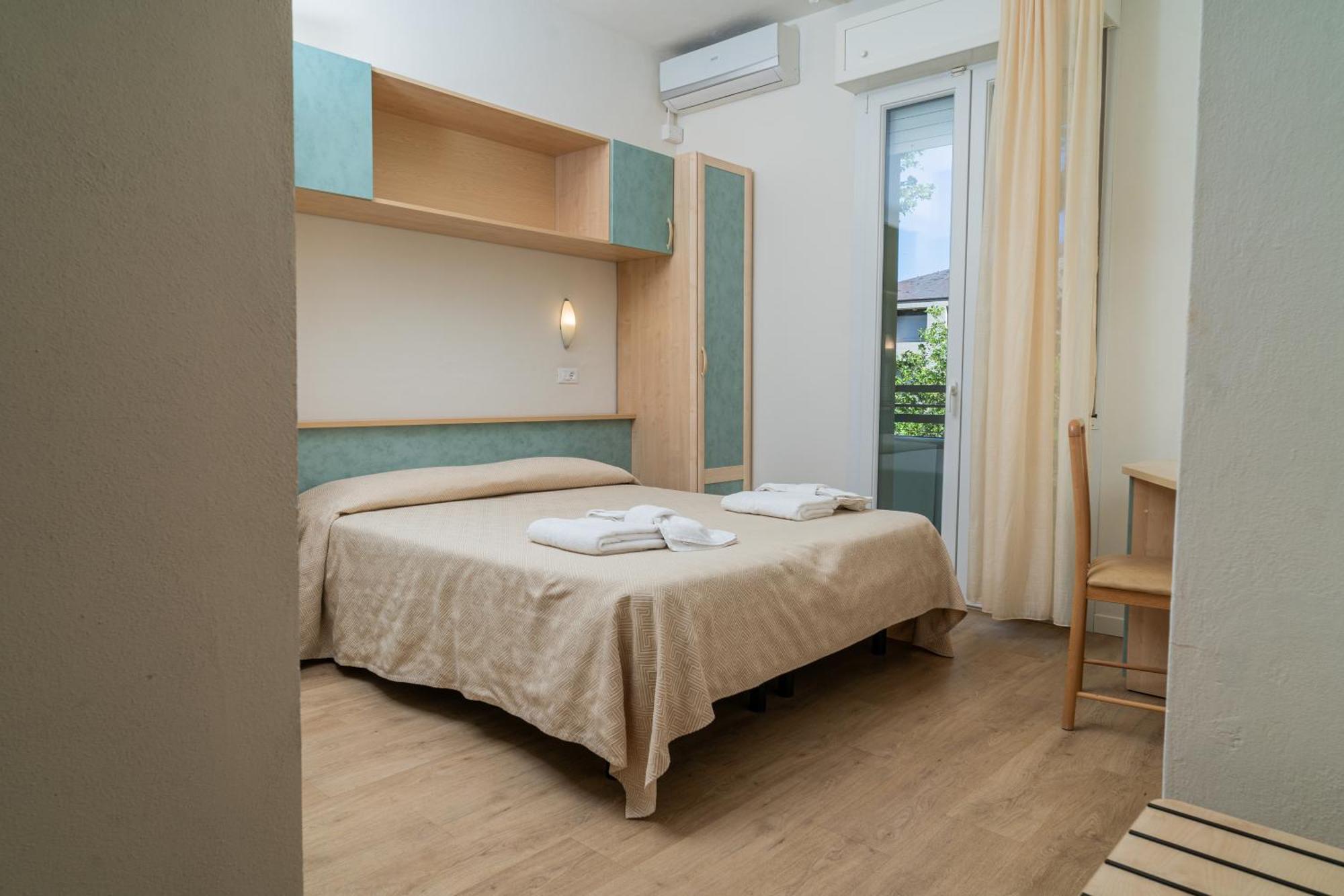 Hotel Ondina E Milazzo Cervia Exteriör bild